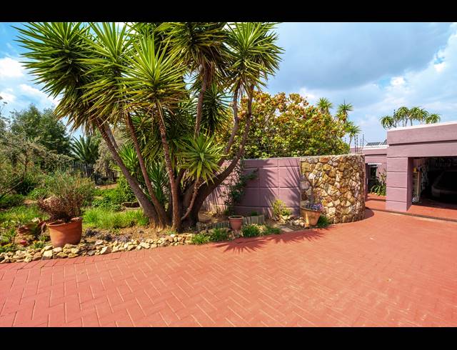 4 BEDROOM HOUSE FOR SALE IN NORTHCLIFF